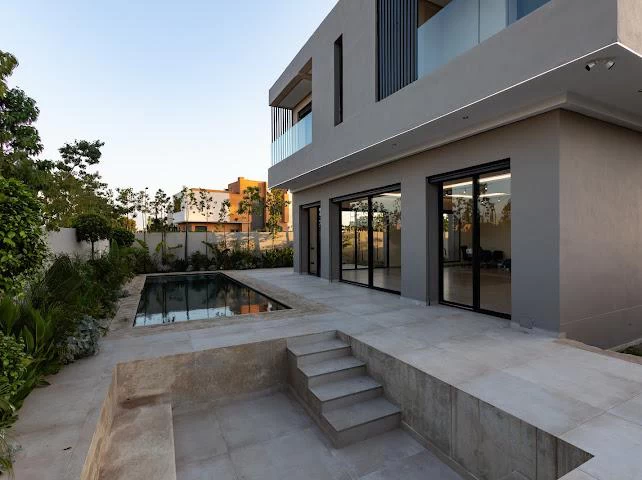 Terrasse et piscine de la Villa Ocre